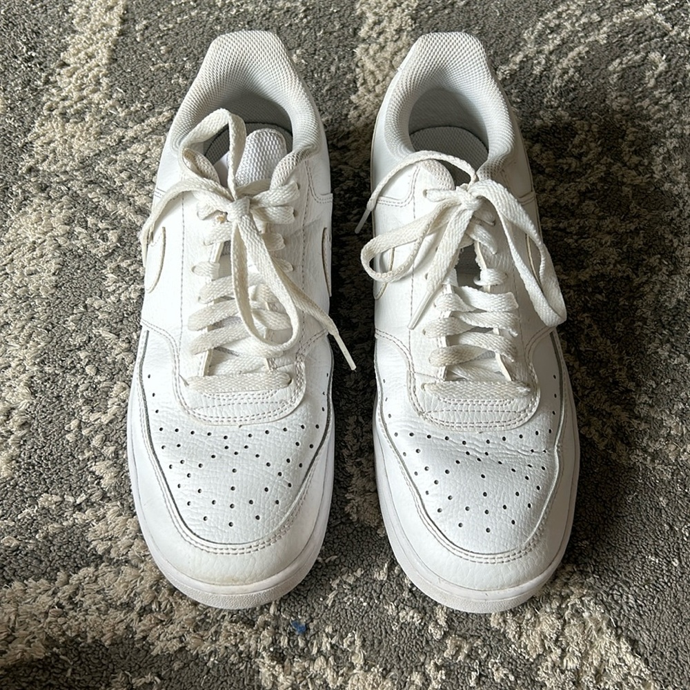 Nike Court Vision Low men’s shoe